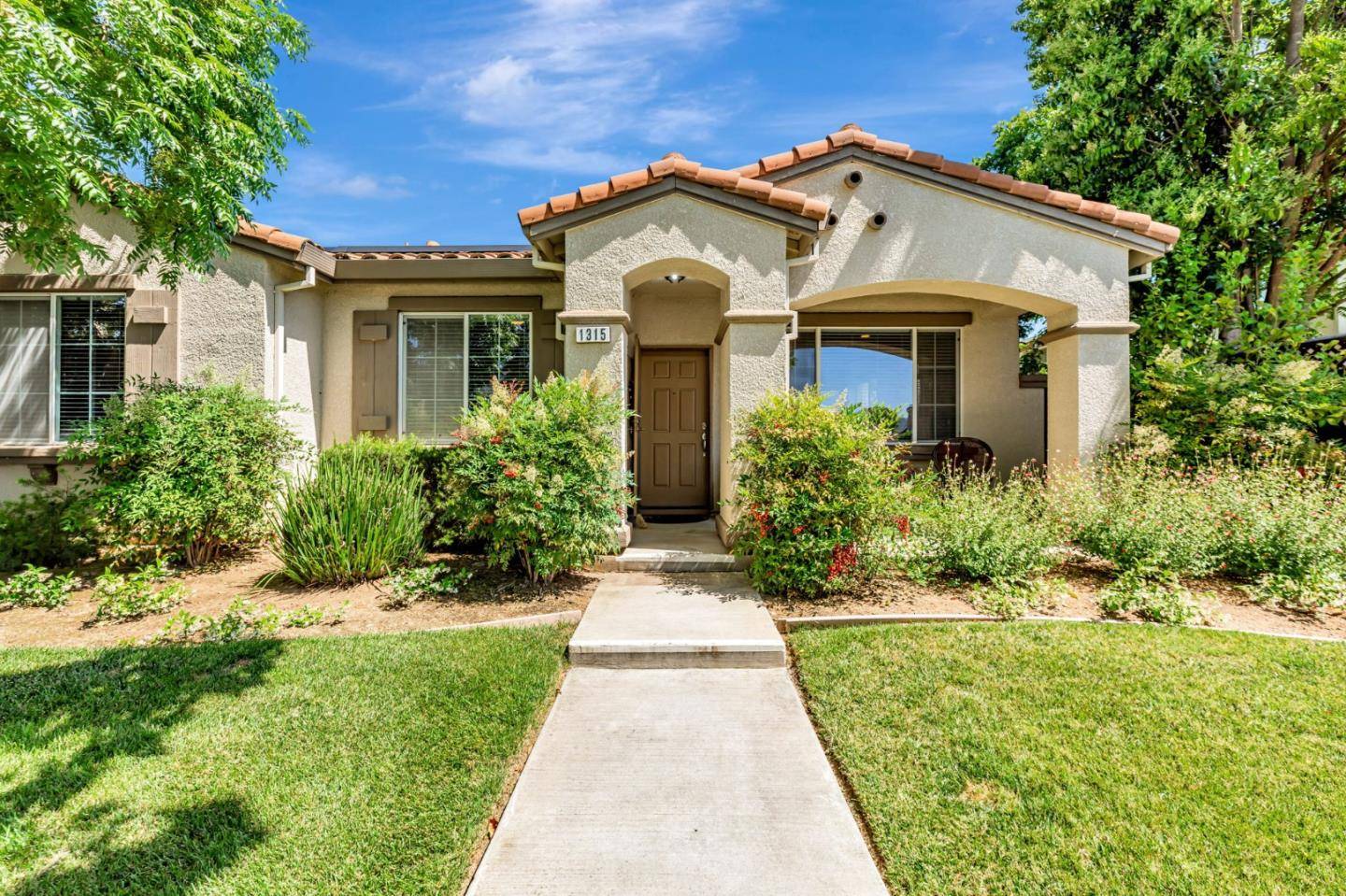 Gilroy, CA 95020,1315 Cypress CT