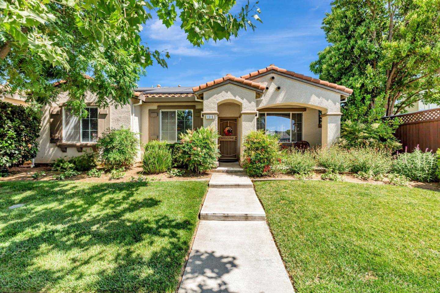 Gilroy, CA 95020,1315 Cypress CT