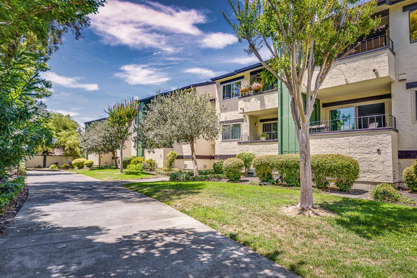 Palo Alto, CA 94303,777 San Antonio RD 25