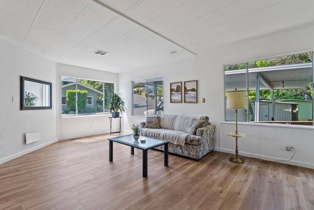 Soquel, CA 95073,11 Del Rio CIR 11