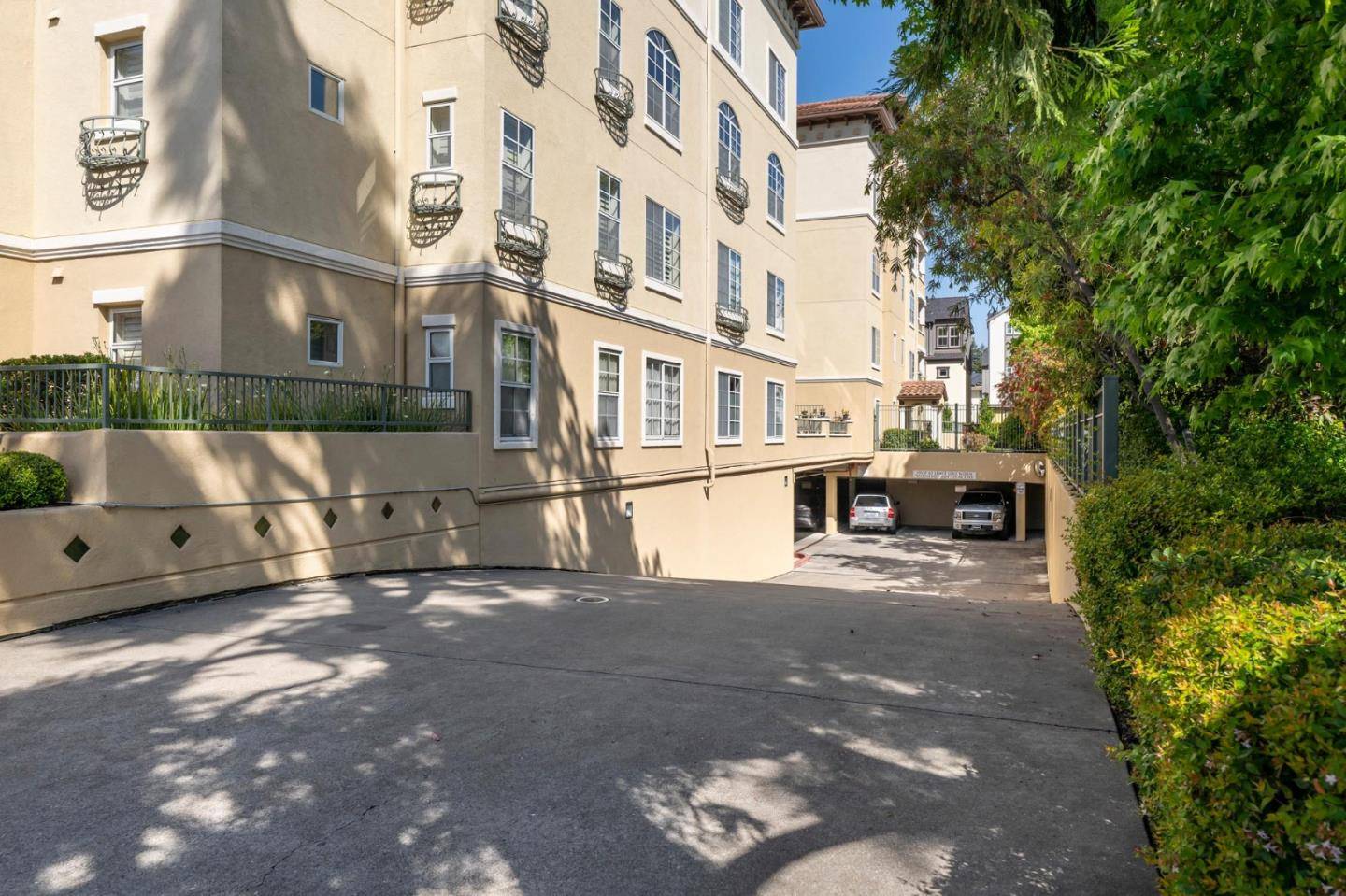 San Mateo, CA 94401,111 Saint Matthews AVE 205