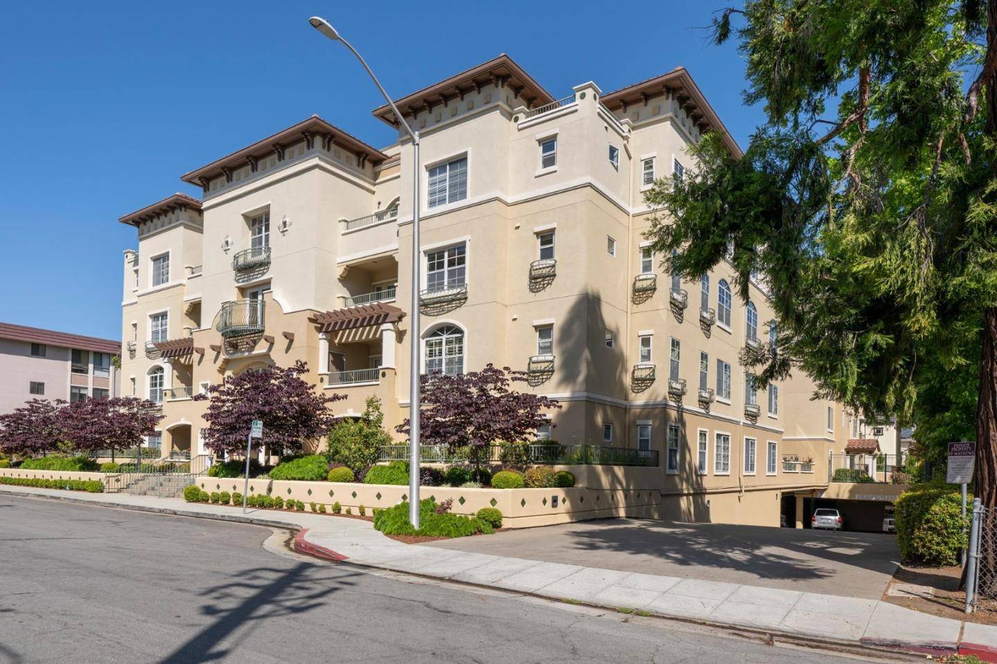San Mateo, CA 94401,111 Saint Matthews AVE 205