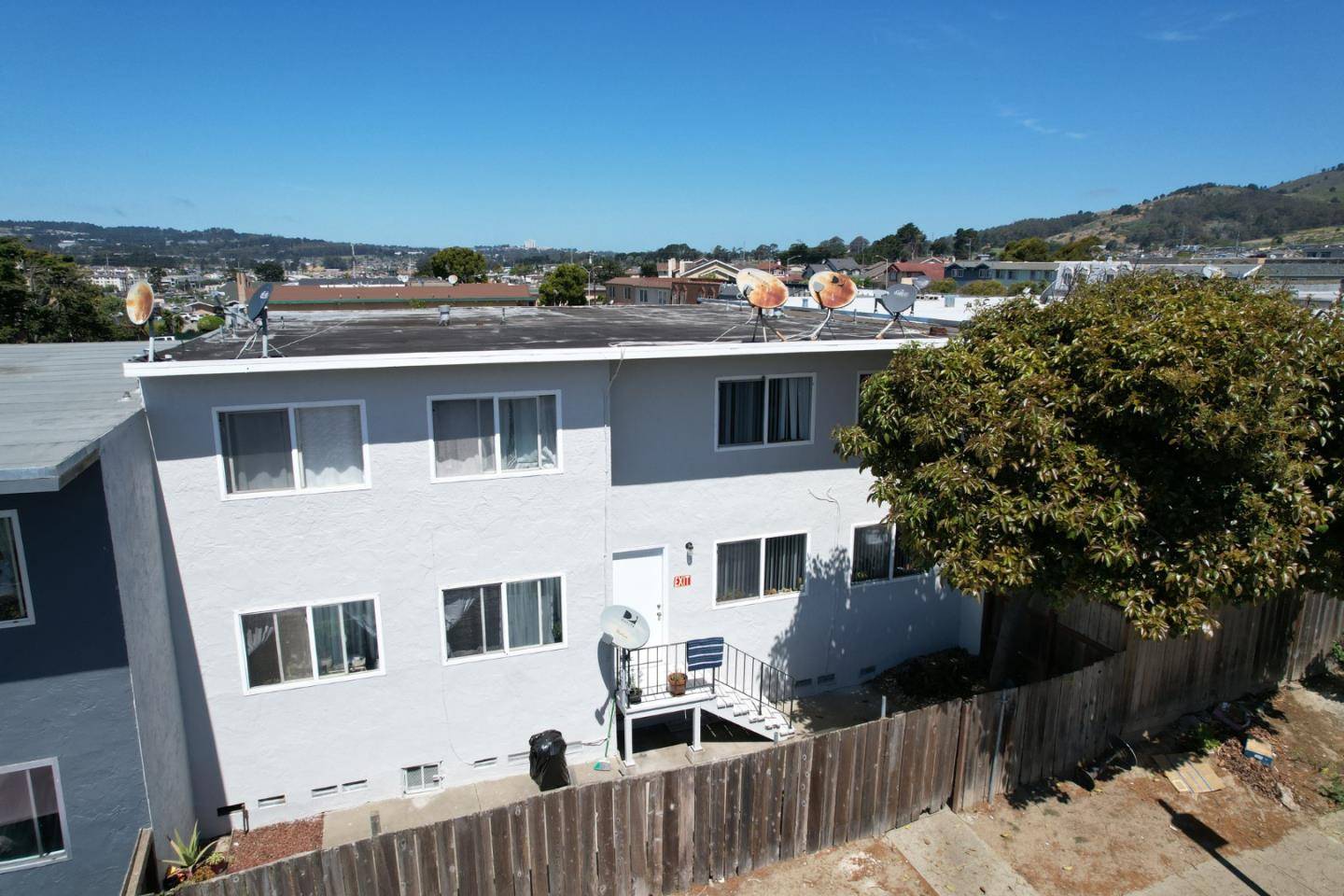 South San Francisco, CA 94080,324 Susie WAY