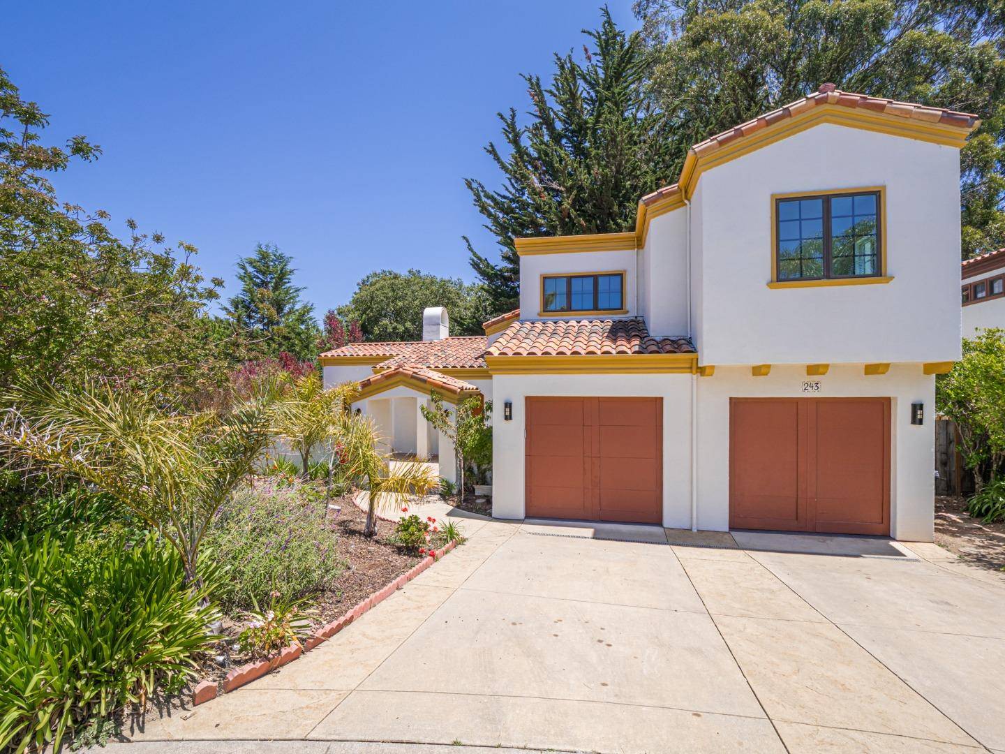Santa Cruz, CA 95062,243 Harbor Beach CT
