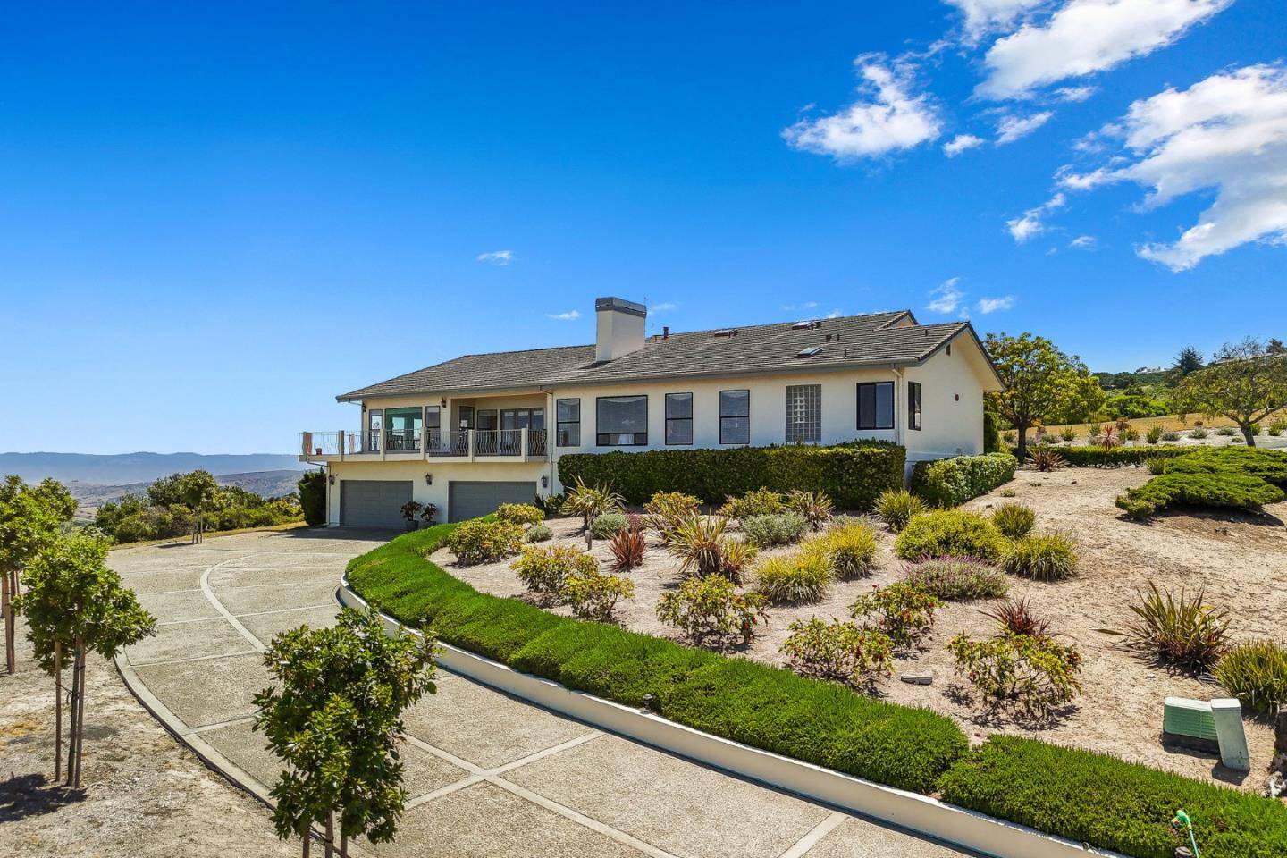 Monterey, CA 93940,25611 Whip RD