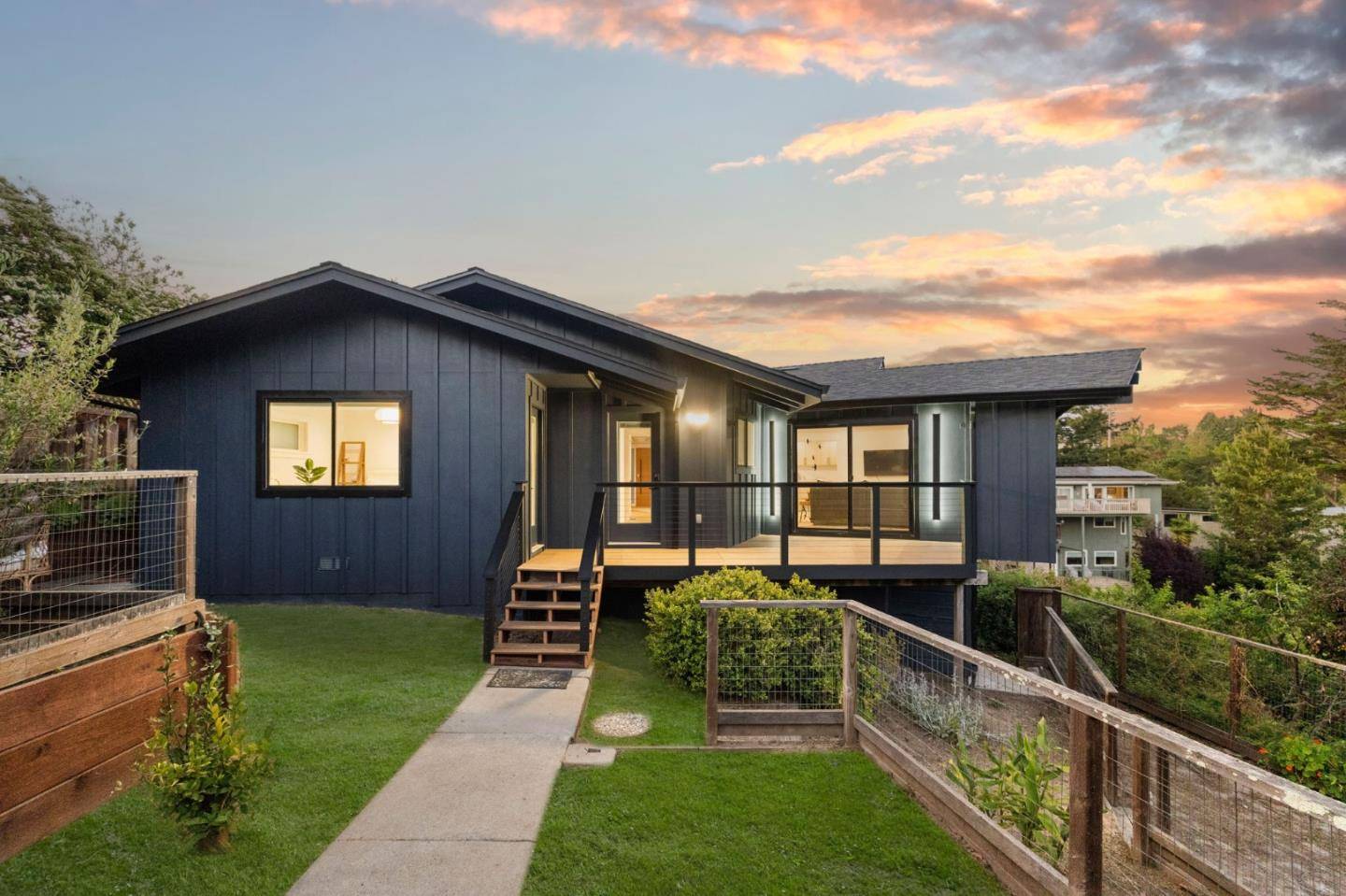 Soquel, CA 95073,3628 Stance AVE