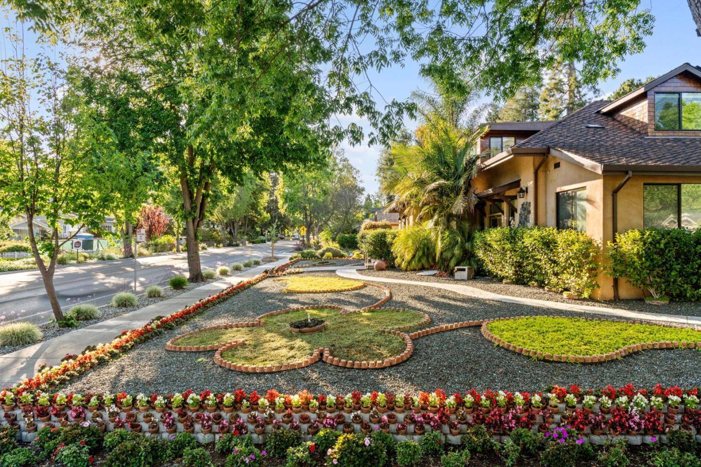 Palo Alto, CA 94301,251 Middlefield RD