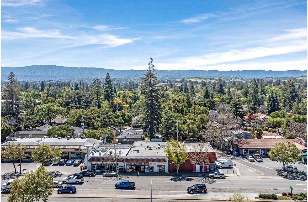 Palo Alto, CA 94306,3876 El Camino Real 3876 - 3878