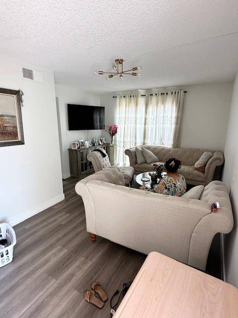Glendale, CA 91205,522 Raleigh ST