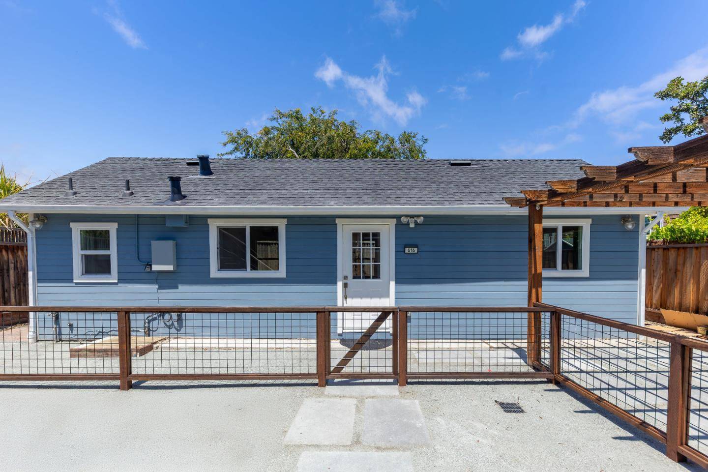 Redwood City, CA 94061,616 Redwood Ave 616