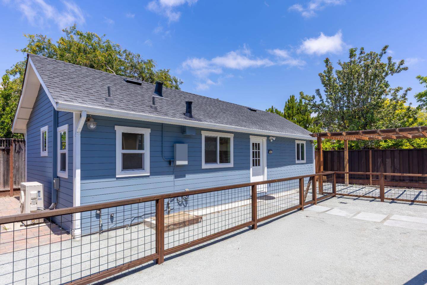 Redwood City, CA 94061,616 Redwood Ave 616
