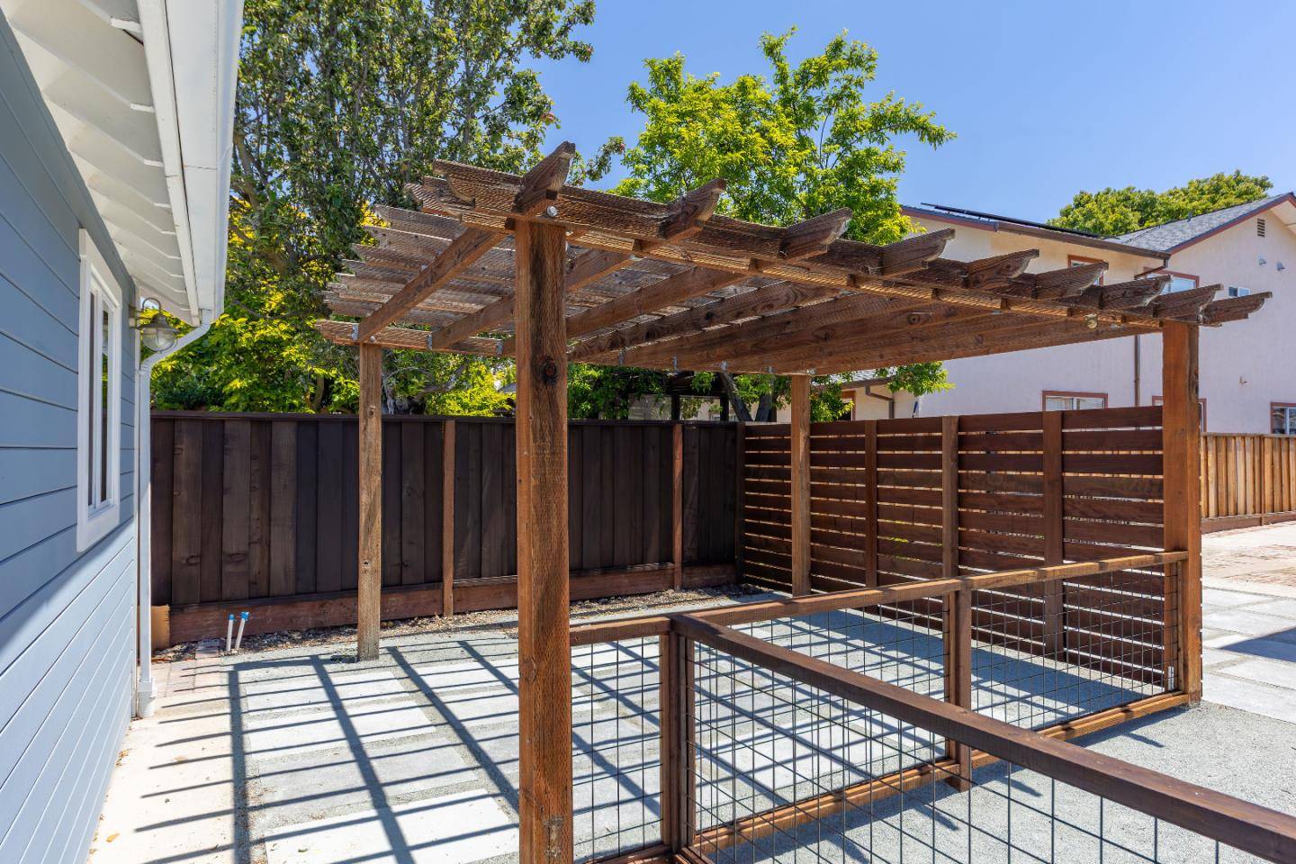 Redwood City, CA 94061,616 Redwood Ave 616