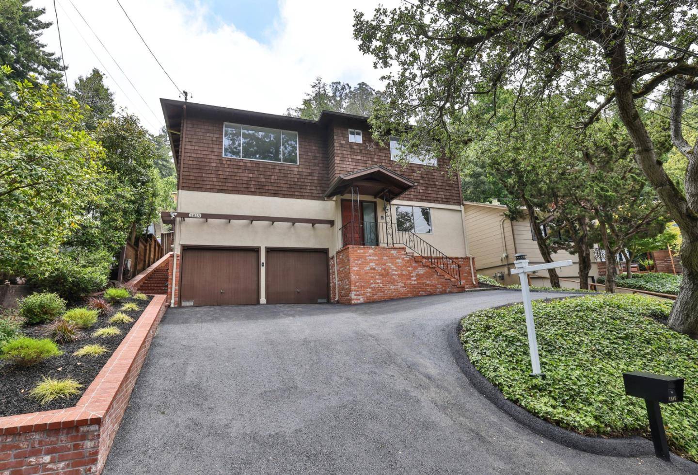 Oakland, CA 94611,1815 Woodhaven WAY