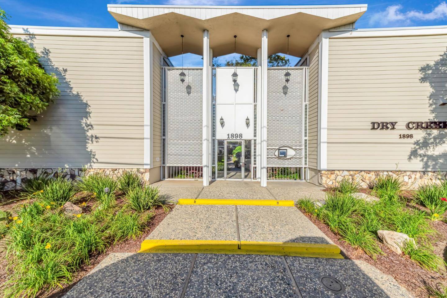 San Jose, CA 95125,1898 Meridian AVE 20