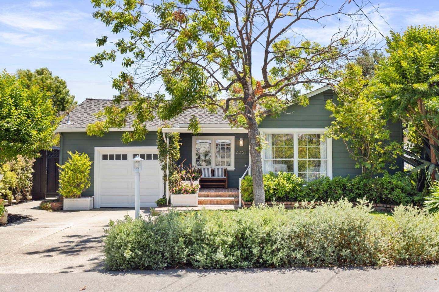 Menlo Park, CA 94025,2061 Oakley AVE