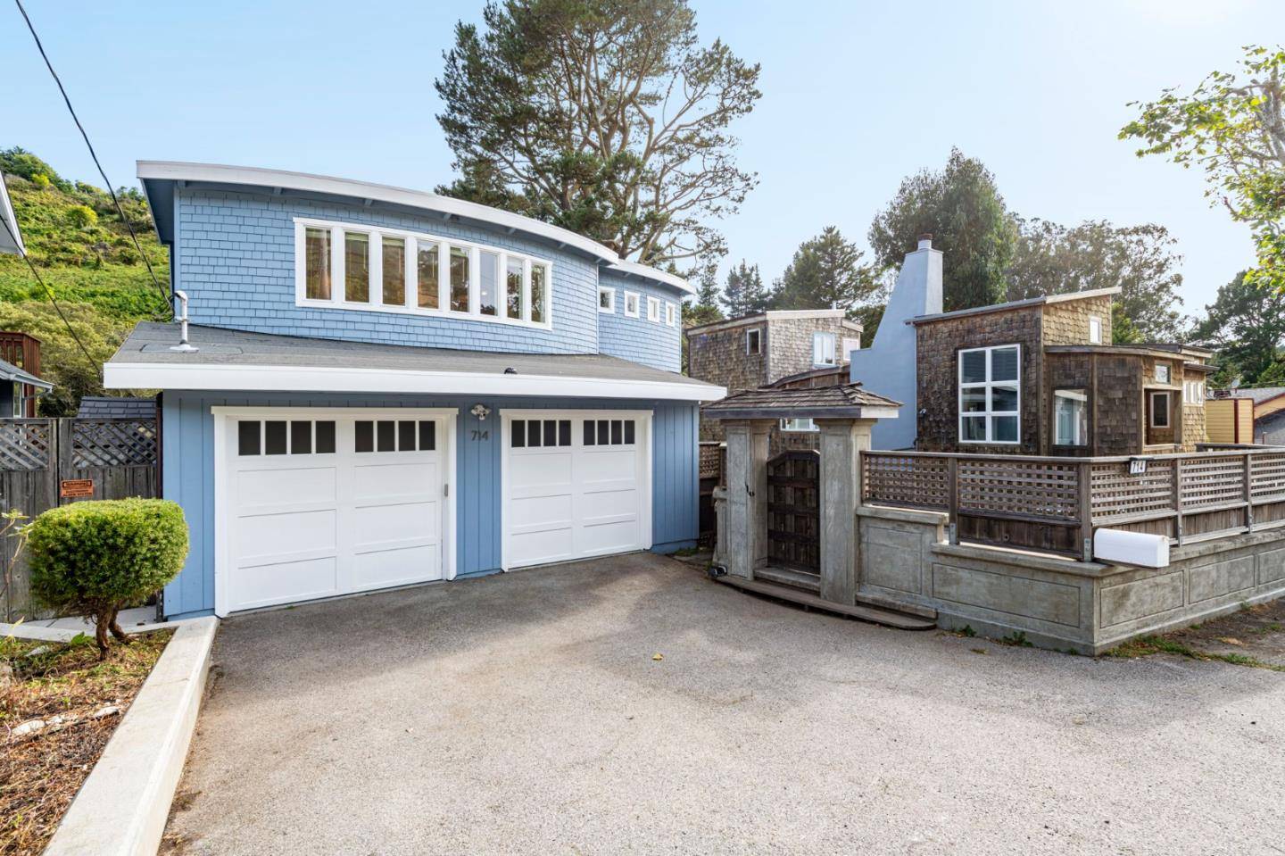 Pacifica, CA 94044,714 Rockaway Beach AVE