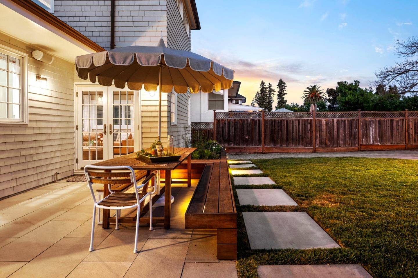 Burlingame, CA 94010,827 Walnut AVE