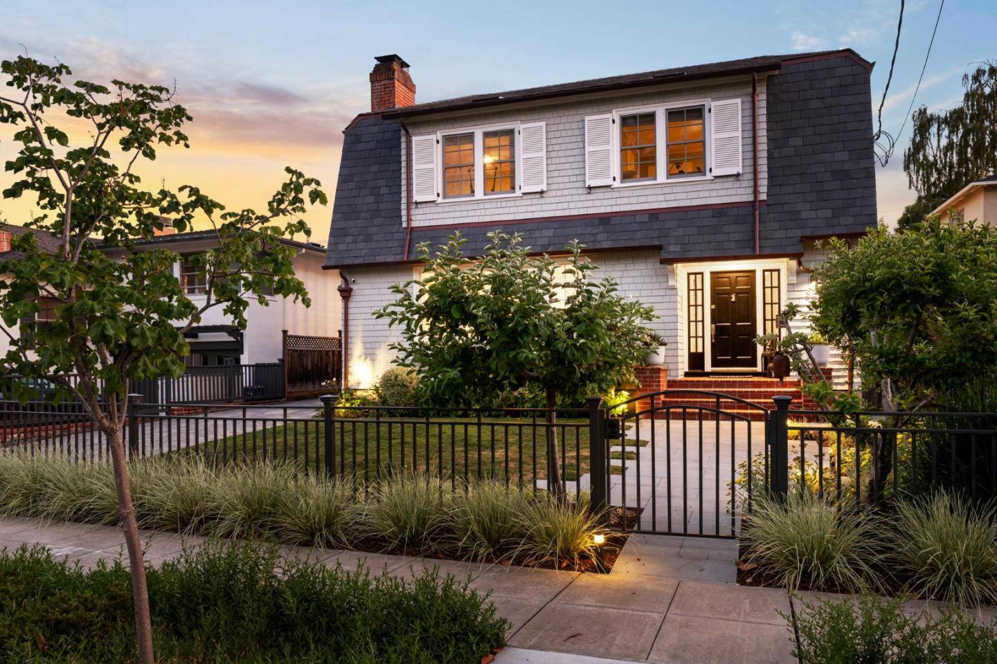 Burlingame, CA 94010,827 Walnut AVE