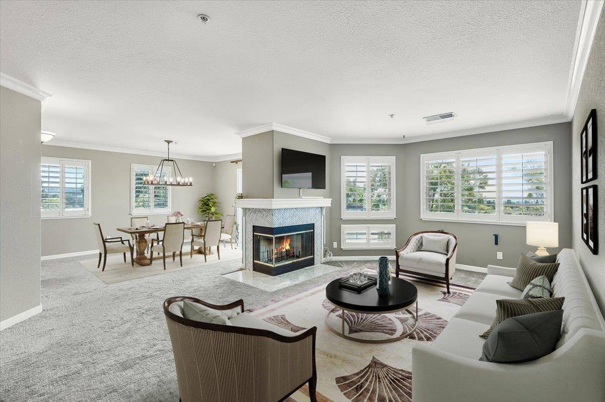 Hayward, CA 94546,21239 Gary DR 206A