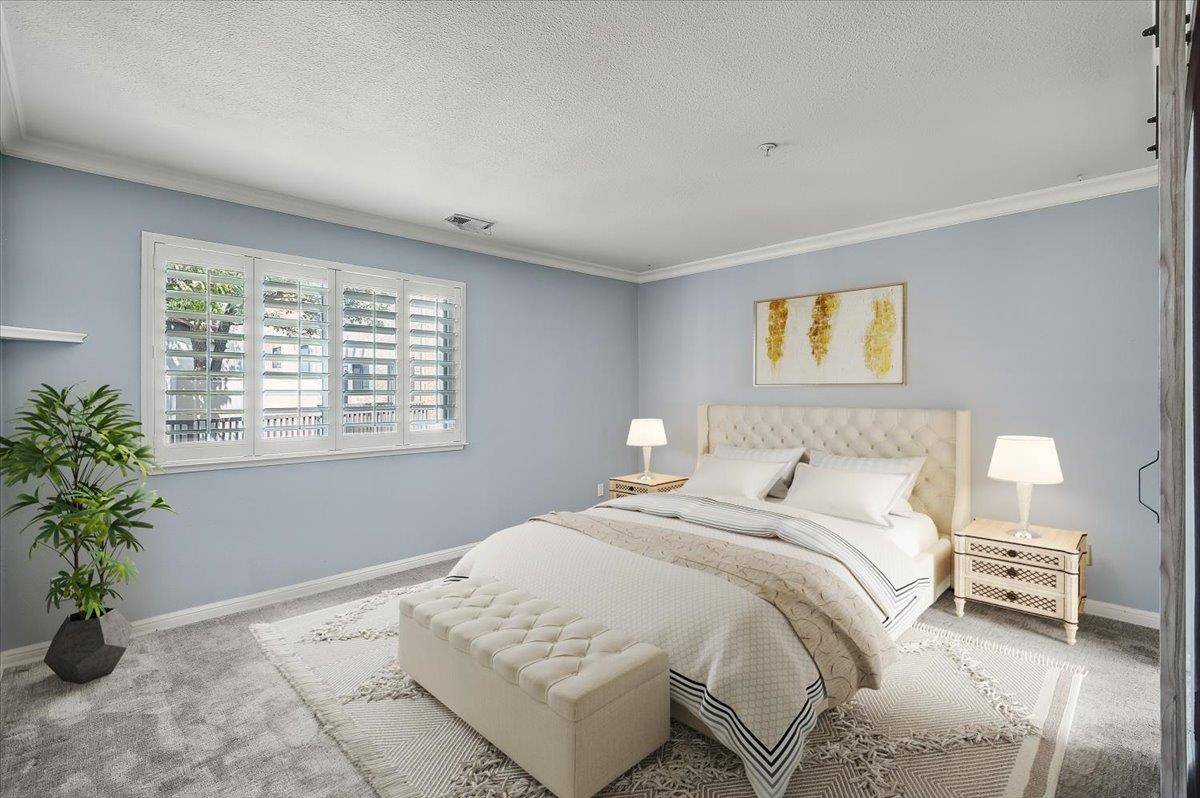 Hayward, CA 94546,21239 Gary DR 206A