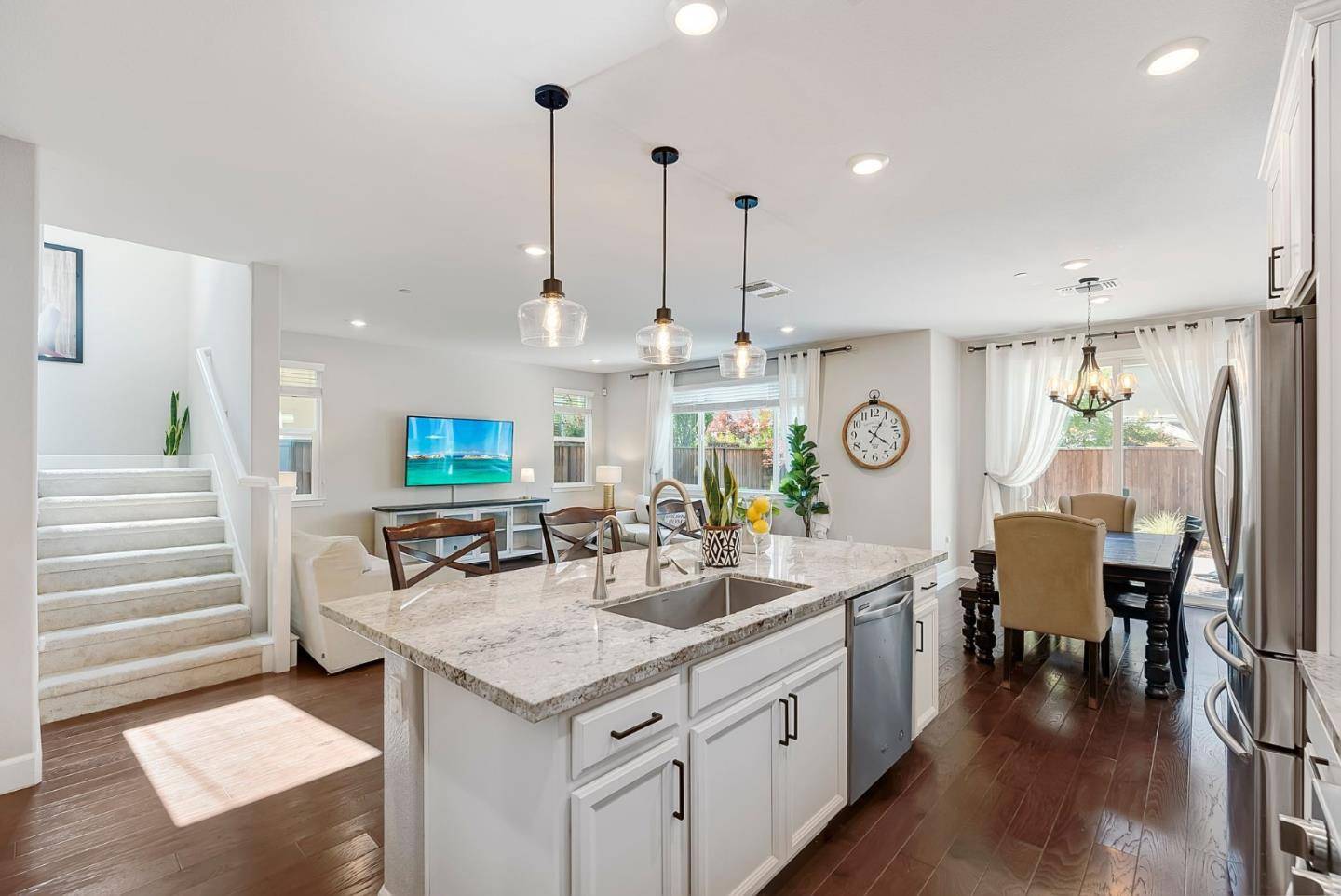 Gilroy, CA 95020,2551 Apricot WAY