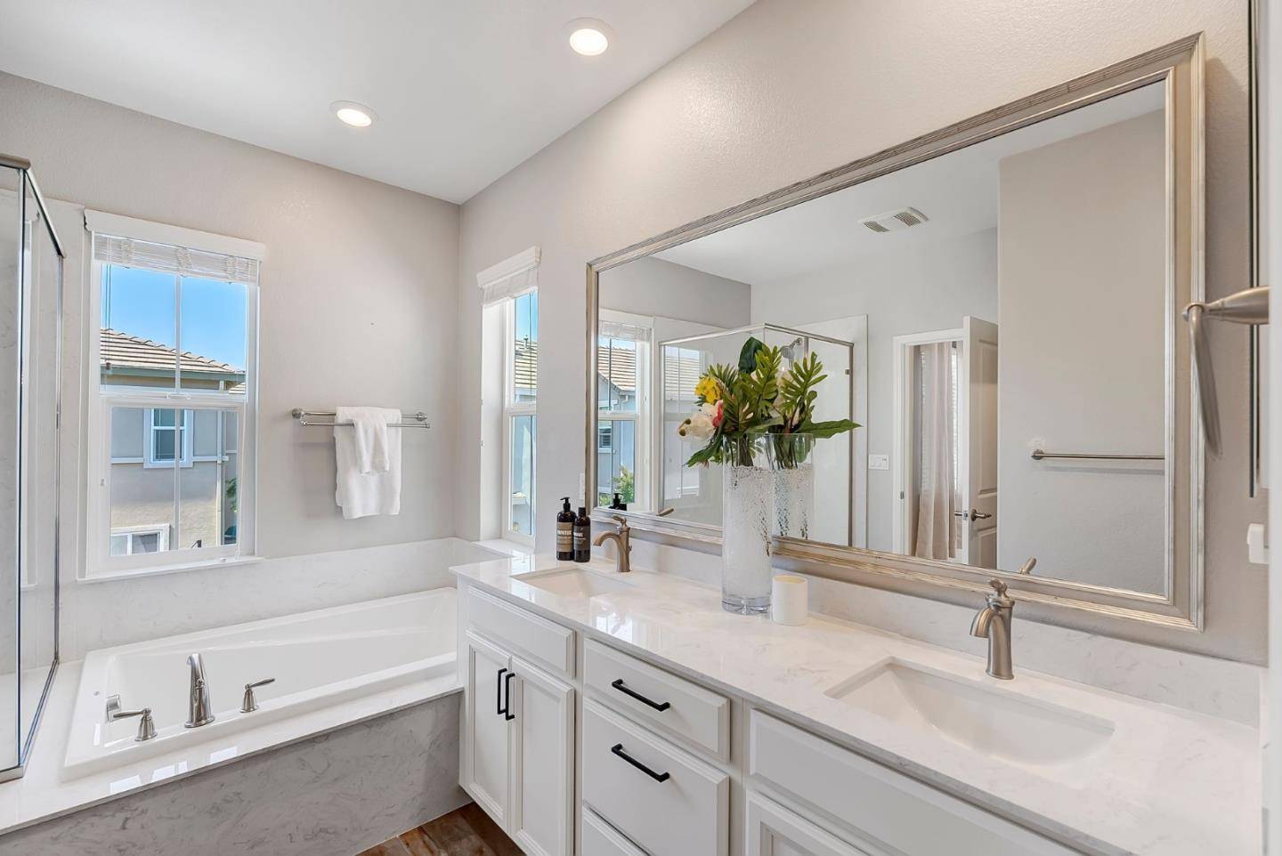 Gilroy, CA 95020,2551 Apricot WAY