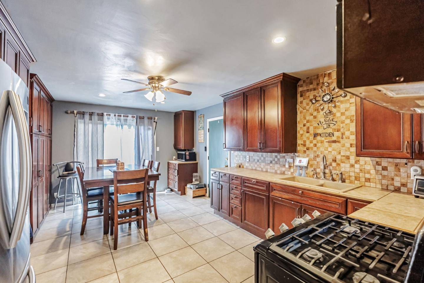 Hayward, CA 94545,26280 Adrian AVE