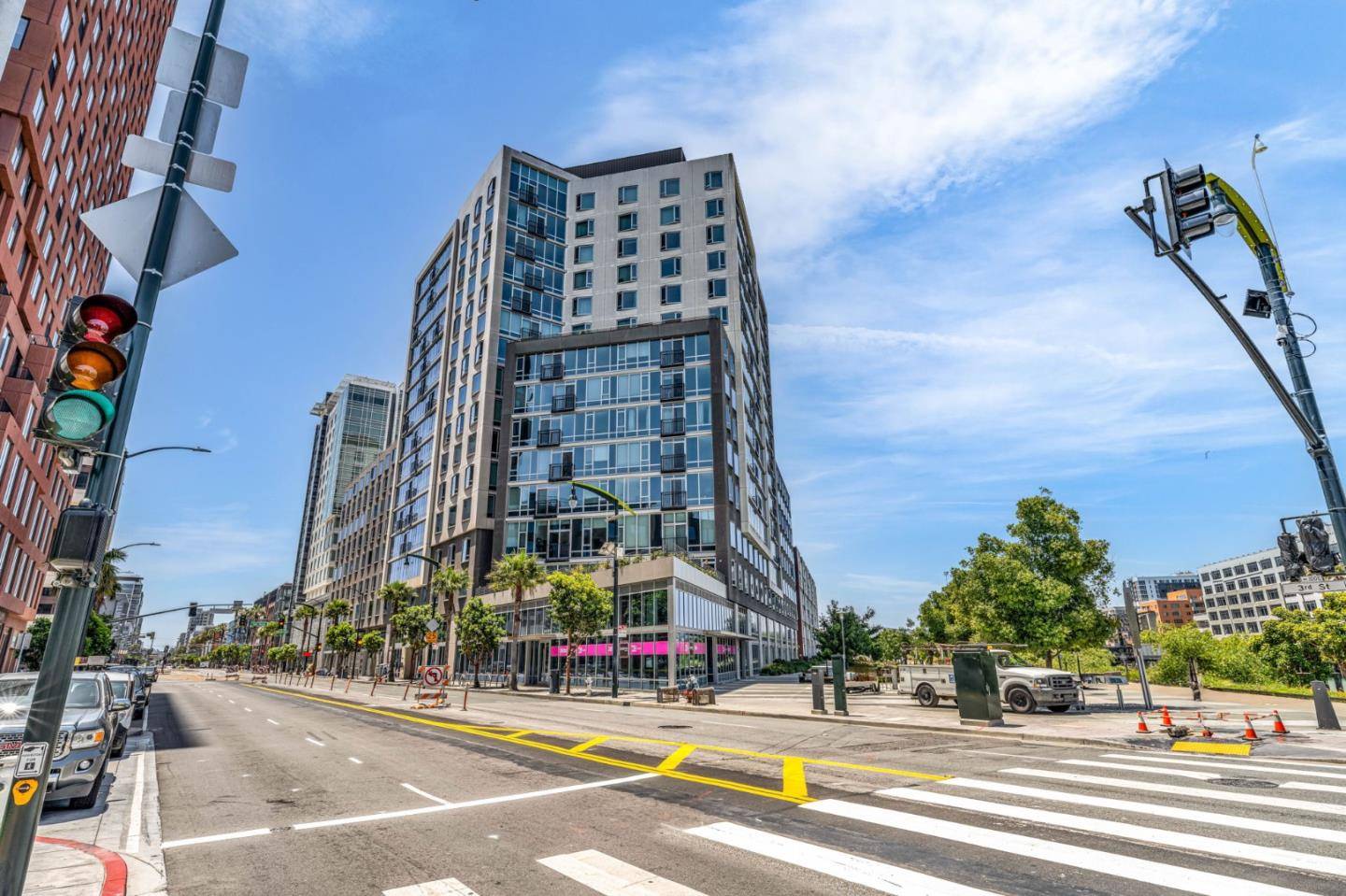 San Francisco, CA 94158,1000 3rd ST 902