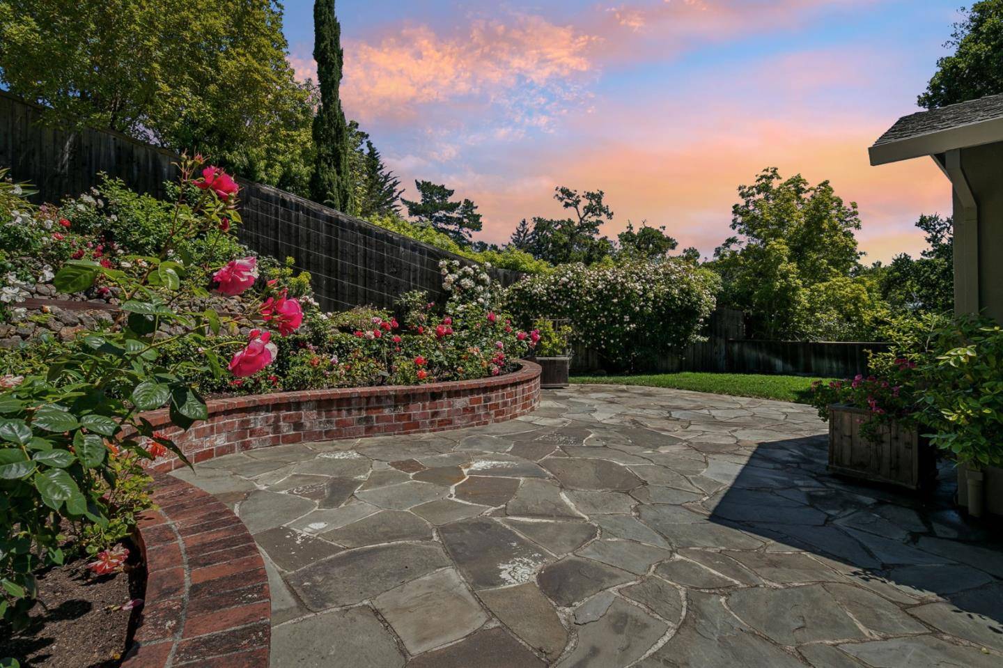 Hillsborough, CA 94010,1408 Avondale RD