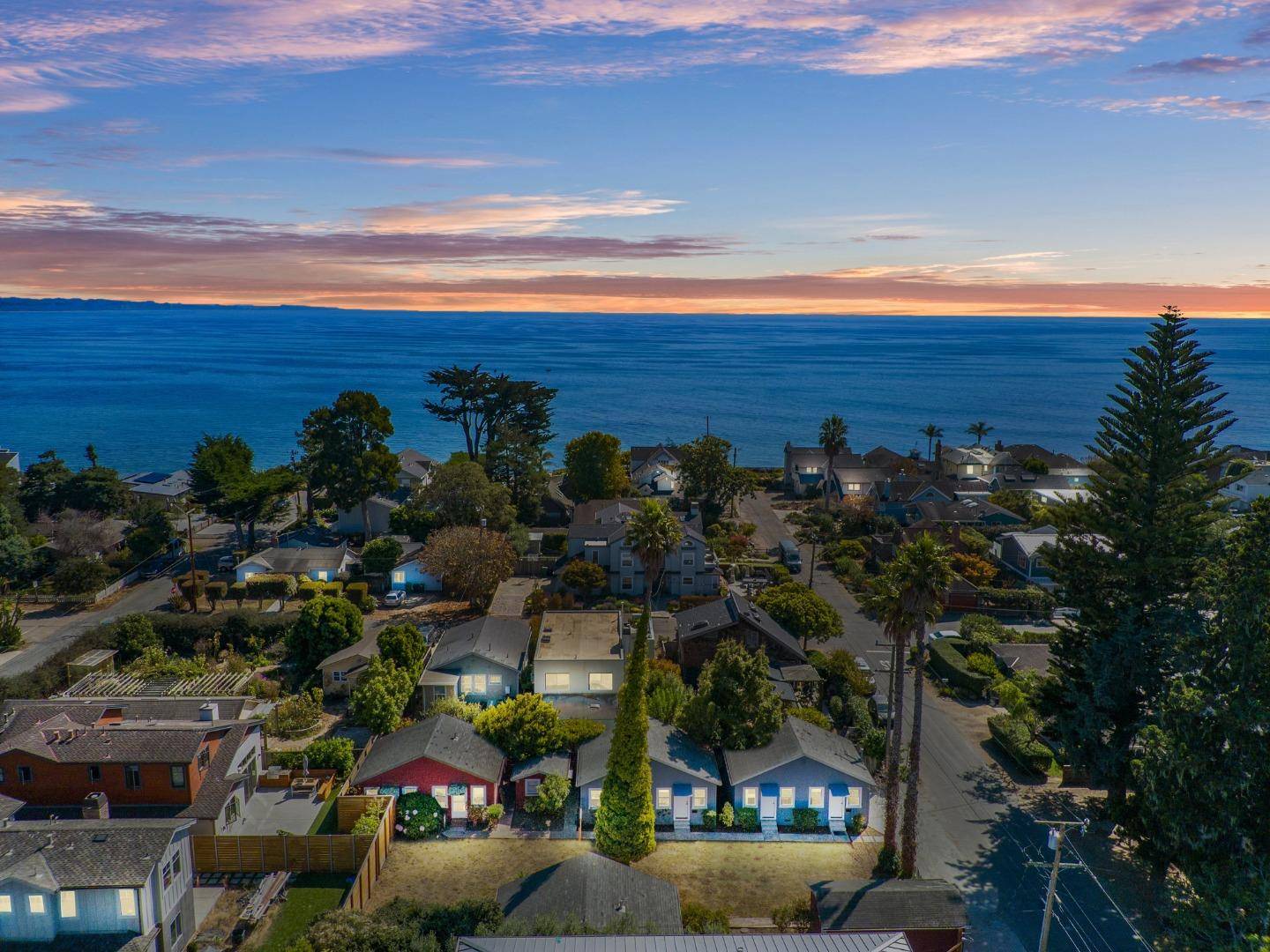Capitola, CA 95010,202 Hollister AVE