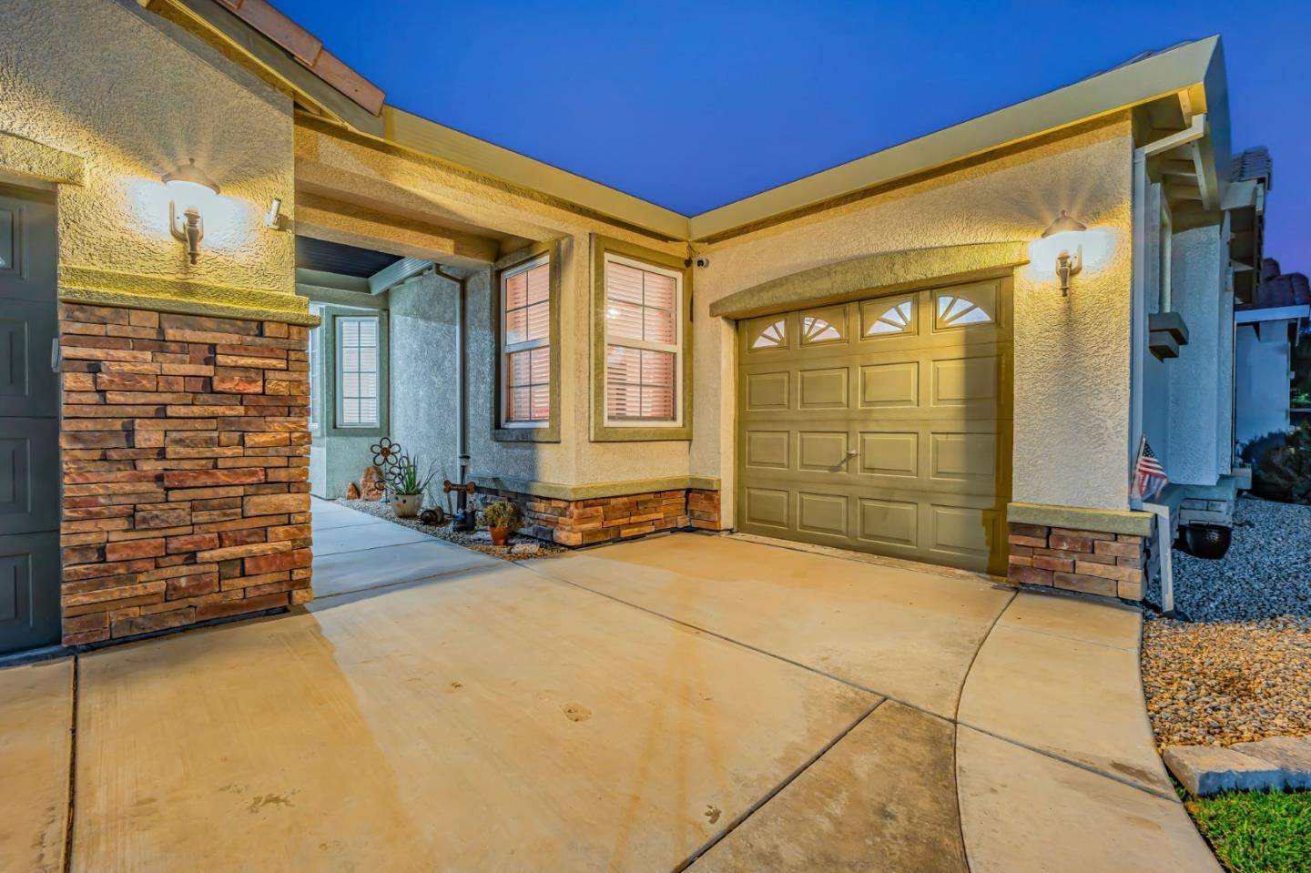 Los Banos, CA 93635,2072 Maximillian CT