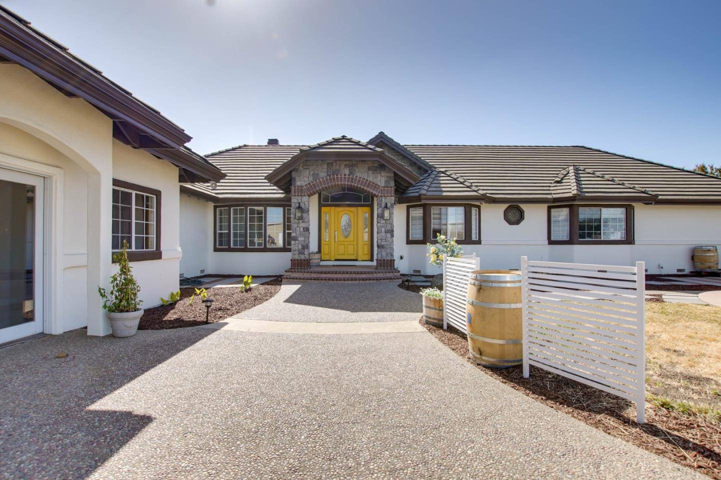 Hollister, CA 95023,160 Tevis TRL
