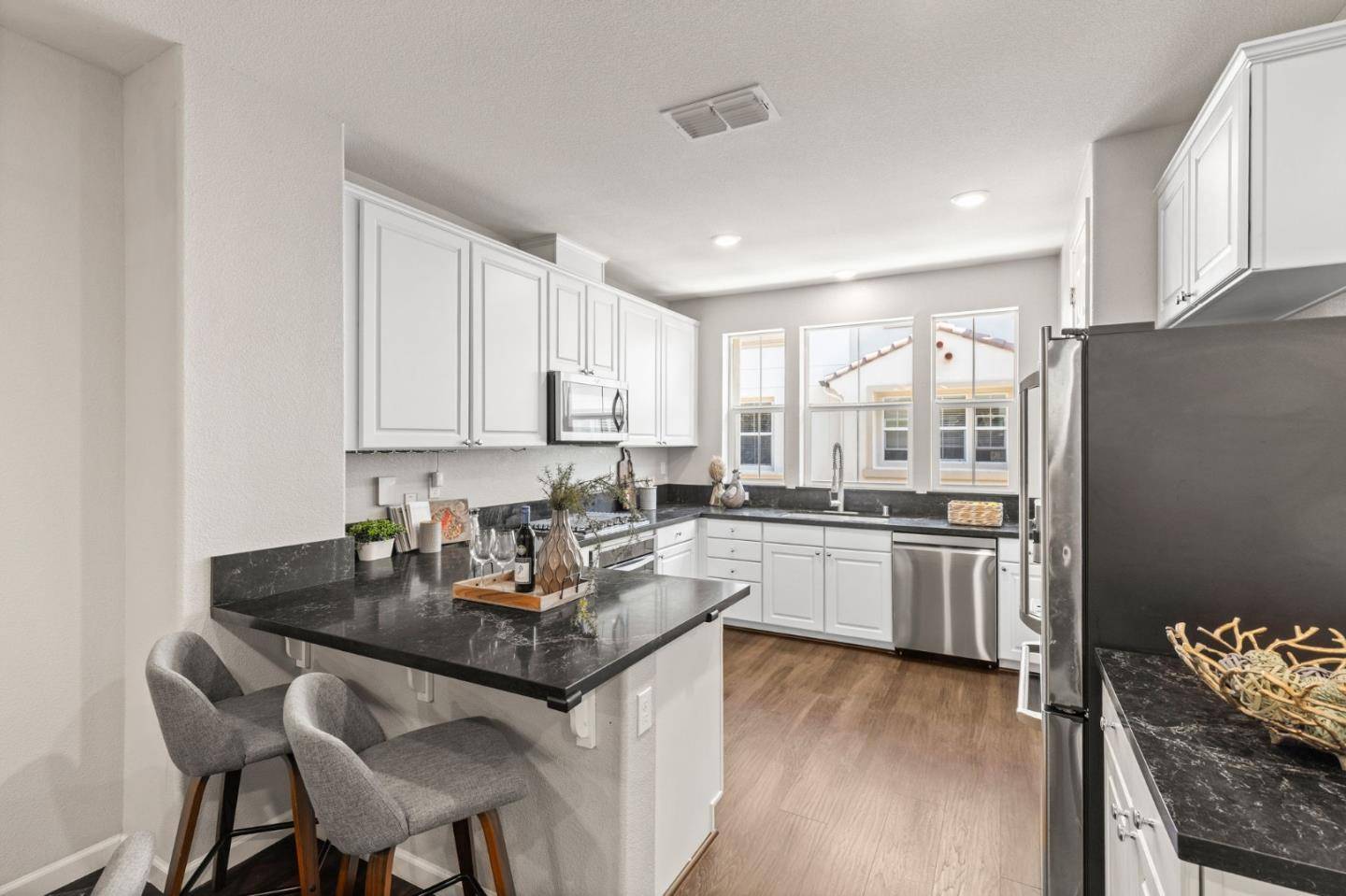 Milpitas, CA 95035,629 Barcelona LOOP