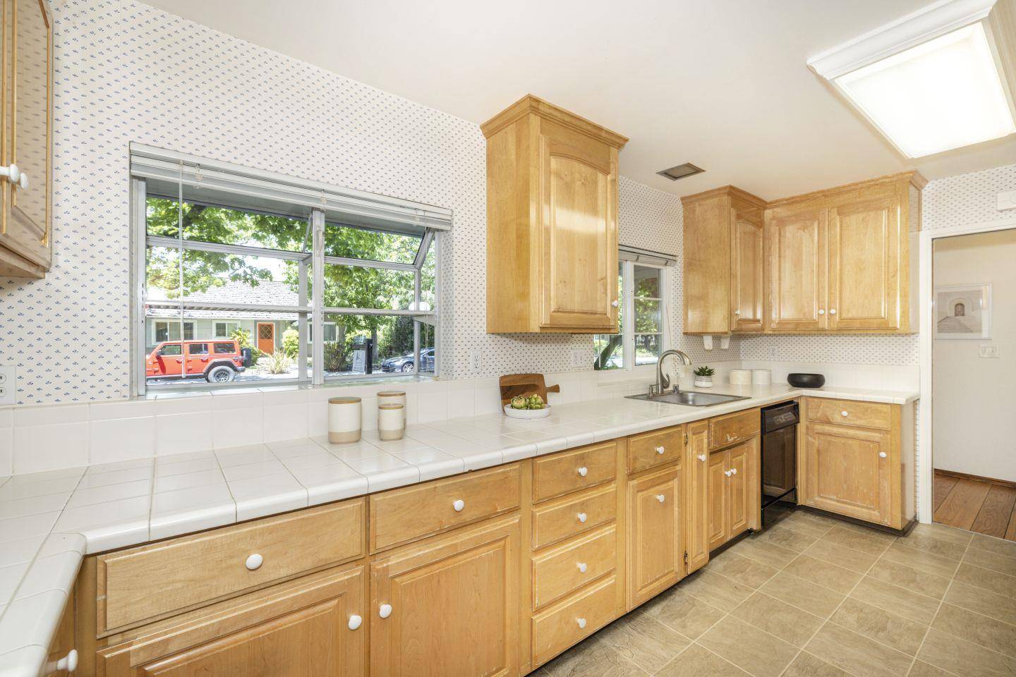 Palo Alto, CA 94303,774 Christine DR