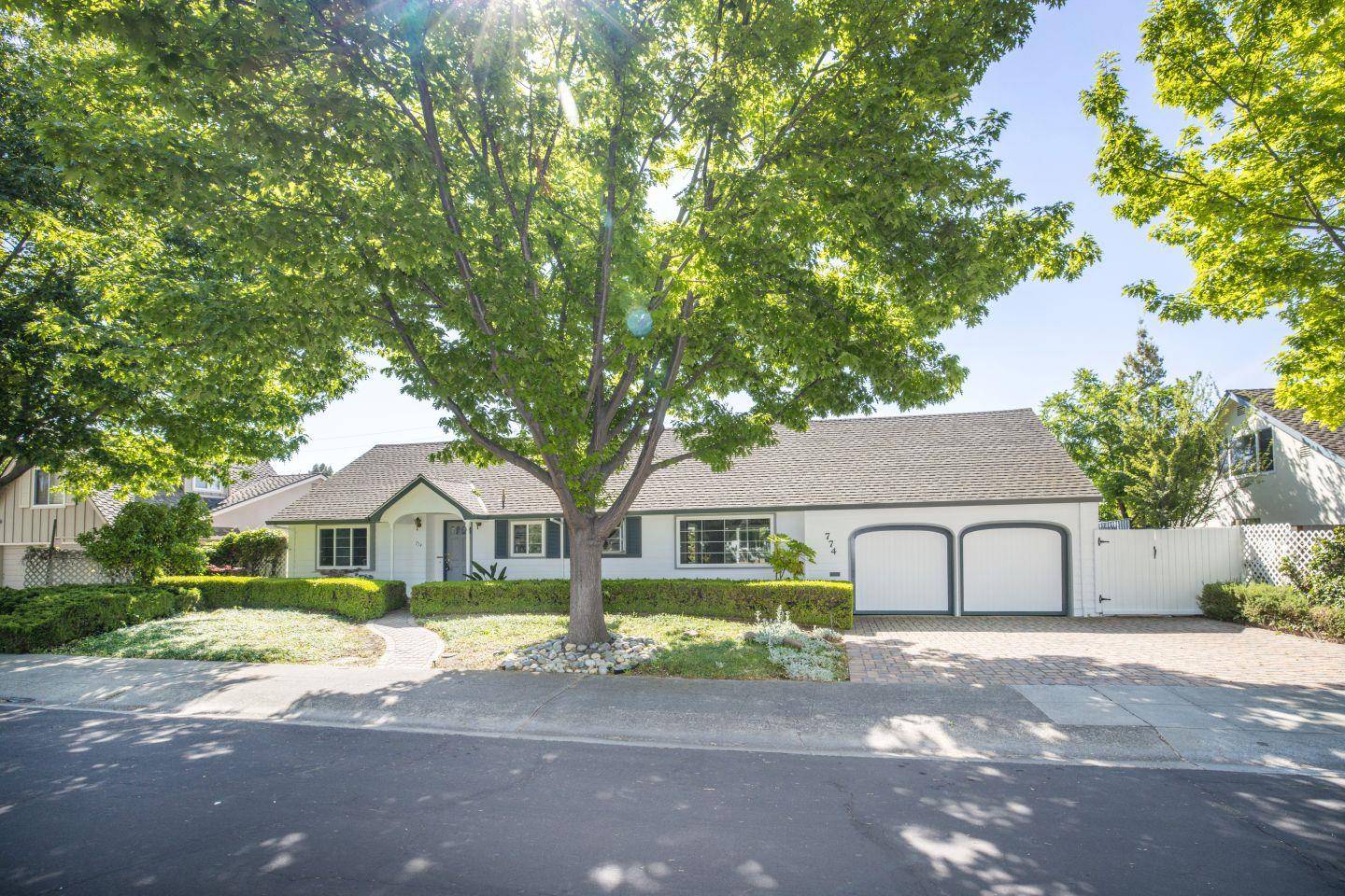 Palo Alto, CA 94303,774 Christine DR