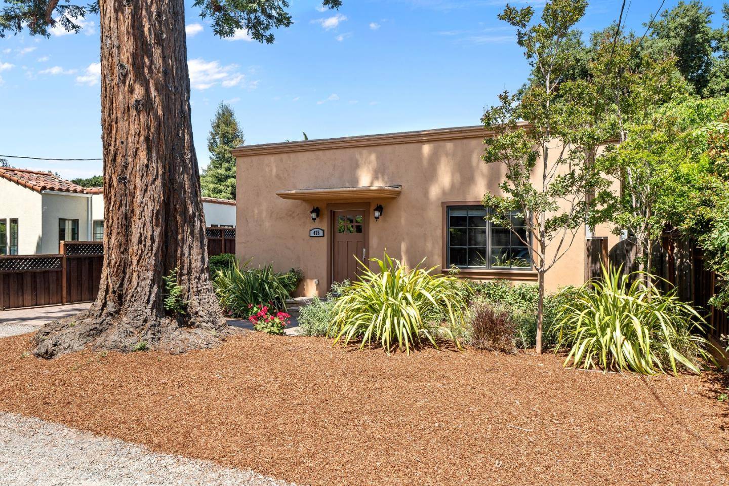 Menlo Park, CA 94025,475 8th AVE