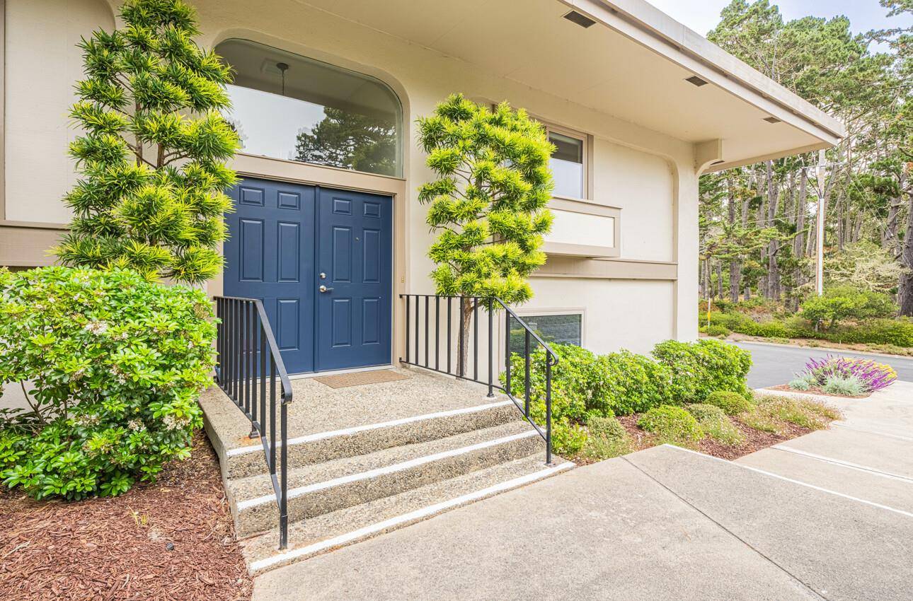 Monterey, CA 93940,60 Skyline Crest DR