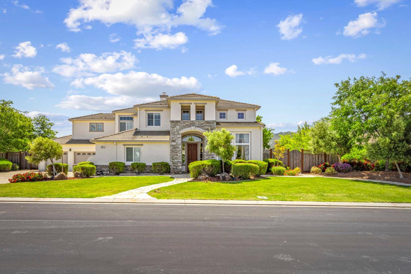 San Juan Bautista, CA 95045,531 Via Vaquero Sur