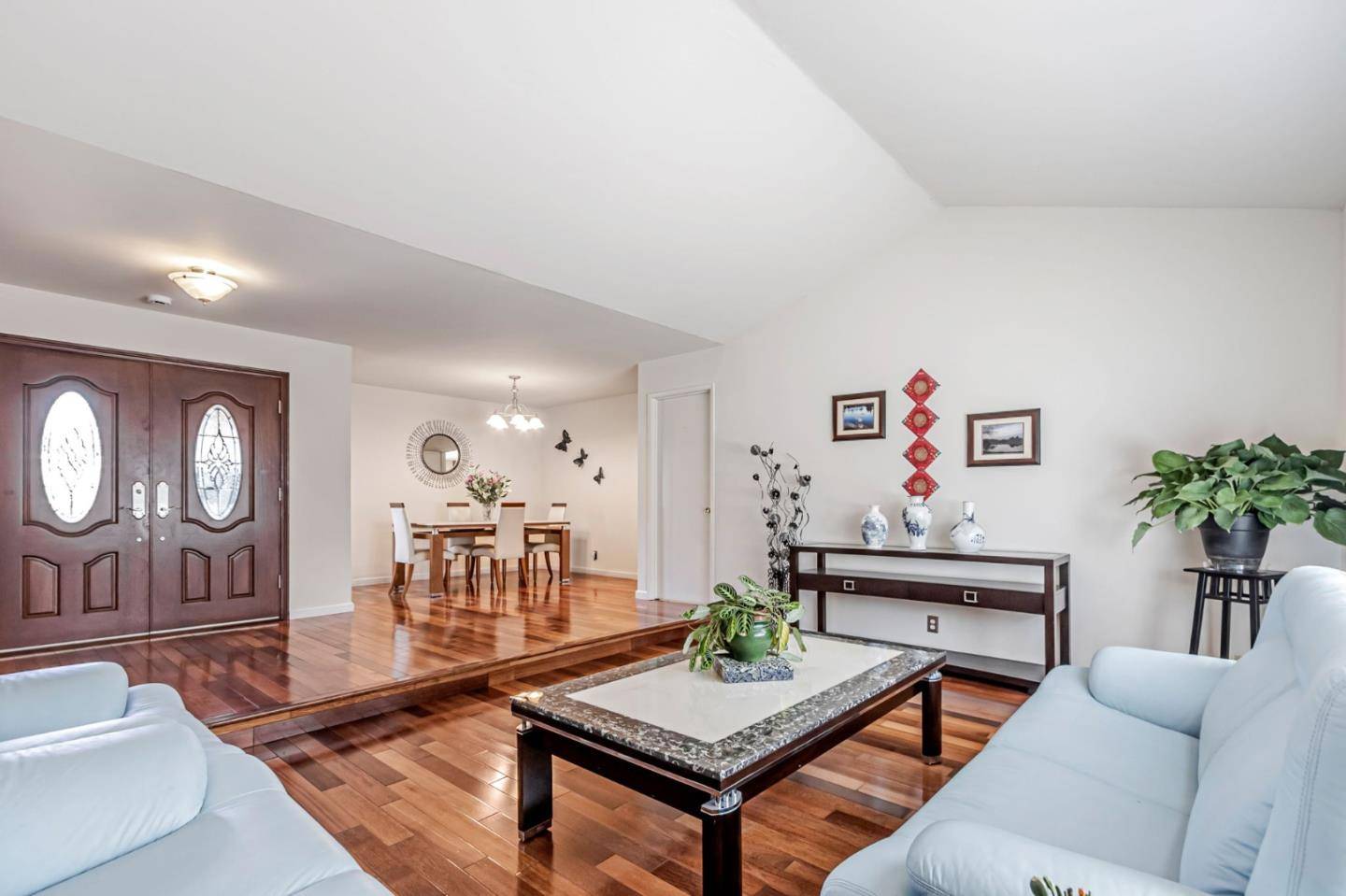 Cupertino, CA 95014,1135 Elmsford DR