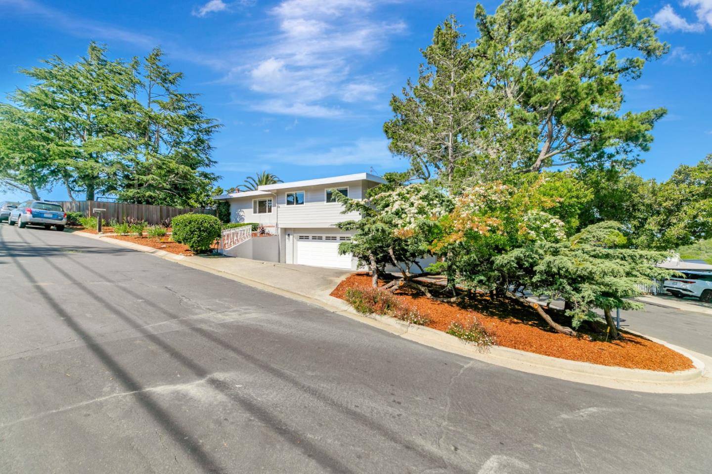 Belmont, CA 94002,3300 Plateau DR