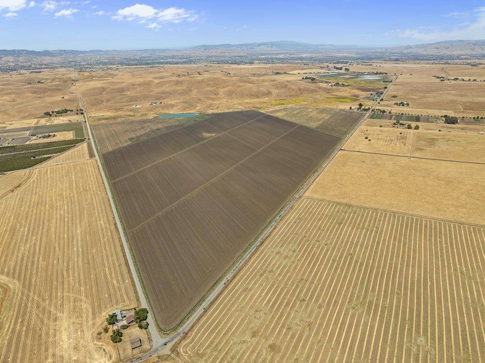 Hollister, CA 95023,4444 John Smith RD