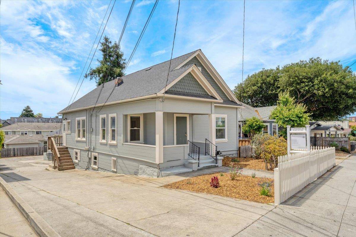 Santa Cruz, CA 95060,412- 412.5 Broadway