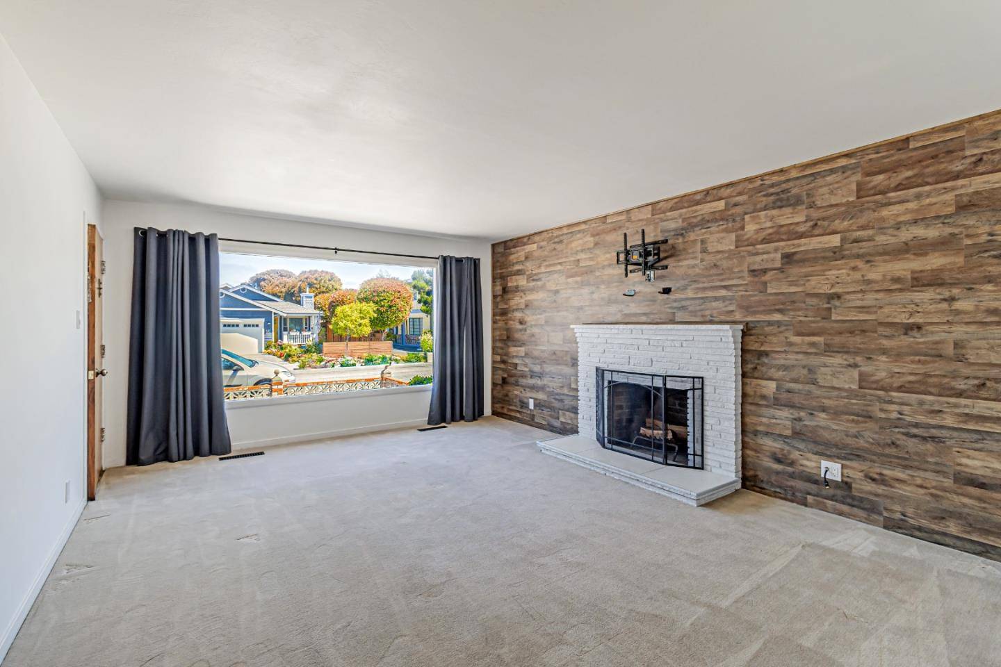 Half Moon Bay, CA 94019,624 Filbert ST