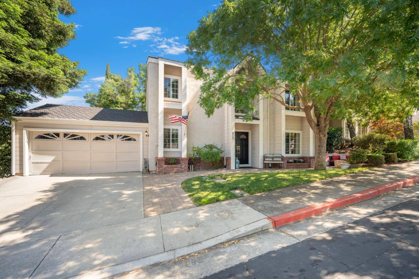 Morgan Hill, CA 95037,815 Oak Park DR