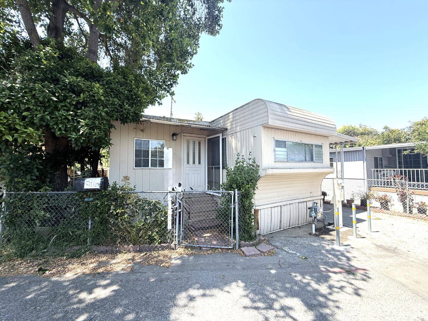 San Jose, CA 95111,2855 Senter RD 10