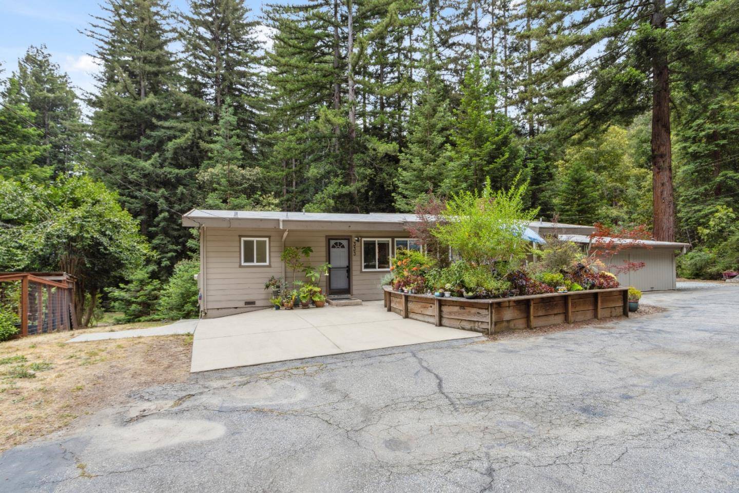 Ben Lomond, CA 95005,333 Dakenbrook DR