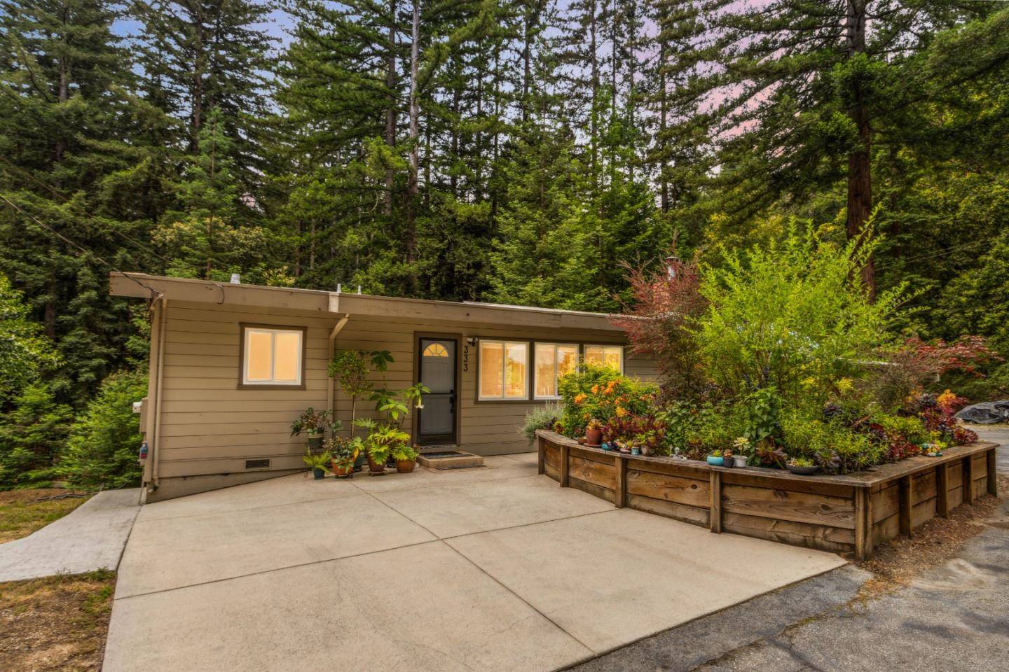 Ben Lomond, CA 95005,333 Dakenbrook DR