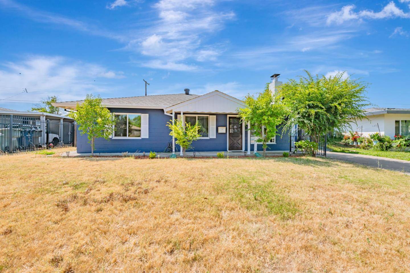 Sacramento, CA 95820,5400 Valletta WAY