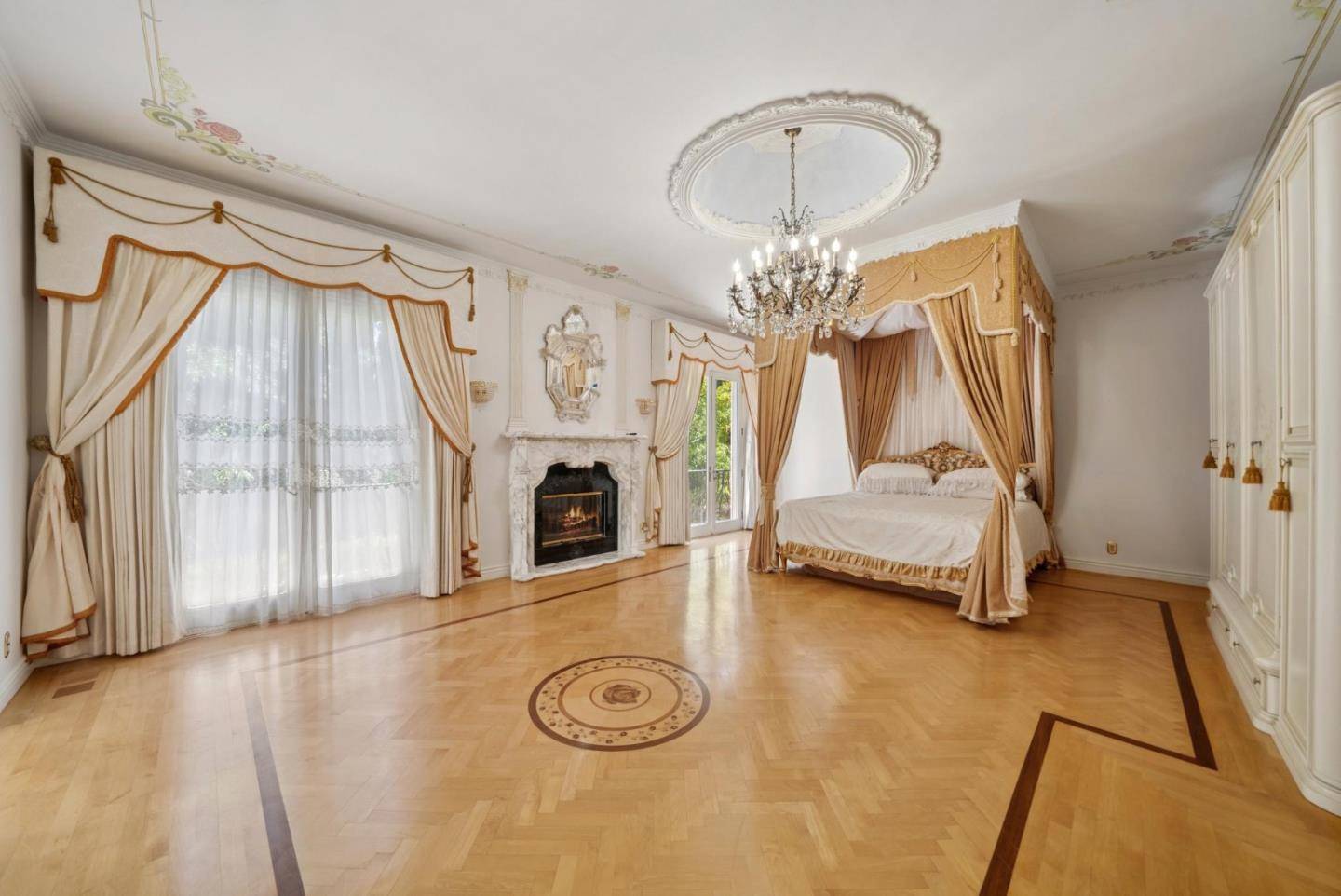 Monte Sereno, CA 95030,15360 Karl AVE