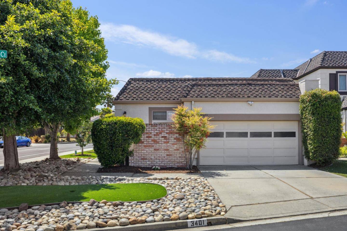San Mateo, CA 94403,3401 Leafwood CT